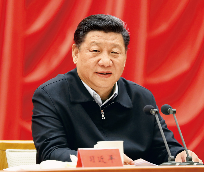 2018年1月5日,新進中央委員會的委員、候補委員(yuán)和省部級主要領導幹部學習貫徹習近平(píng)新時代(dài)中國特色社會主義思想和黨的十九大精神研(yán)討班在中央黨校開班。中共中央總書記、國家主席、中(zhōng)央軍委主席習近平在開班式上發表重要講話。 新華社記(jì)者 鞠鵬/攝